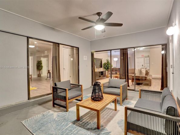 1960 SW 51st Ter, Plantation FL 33317