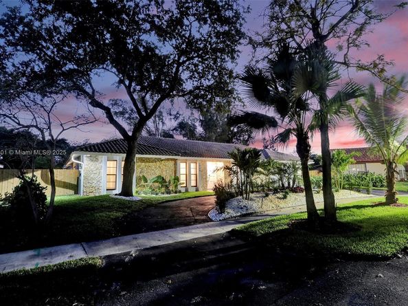 1960 SW 51st Ter, Plantation FL 33317