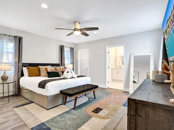 1960 SW 51st Ter, Plantation FL 33317
