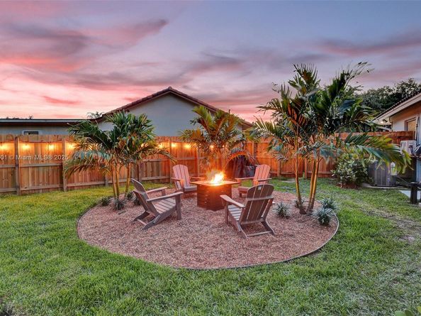 1960 SW 51st Ter, Plantation FL 33317