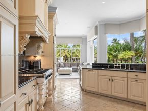 10915 NW 2nd St, Plantation FL 33324