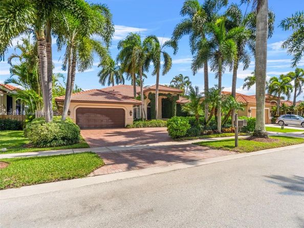 10915 NW 2nd St, Plantation FL 33324