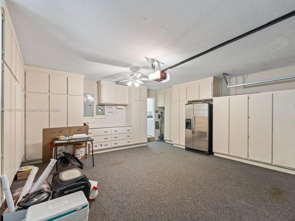 10915 NW 2nd St, Plantation FL 33324