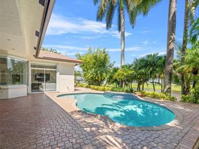 10915 NW 2nd St, Plantation FL 33324