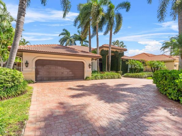 10915 NW 2nd St, Plantation FL 33324