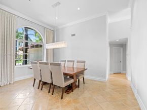 10915 NW 2nd St, Plantation FL 33324
