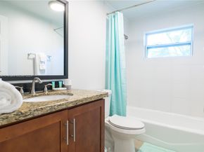 80 NW 40th St, Oakland Park FL 33309