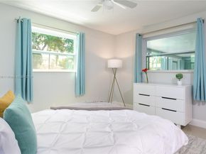 80 NW 40th St, Oakland Park FL 33309
