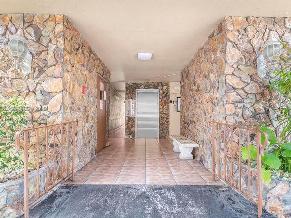 500 NE 12th Ave 407, Hallandale Beach FL 33009