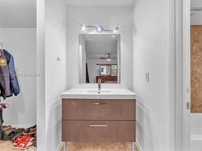 6201 N Falls Cir Dr 210, Lauderhill FL 33319