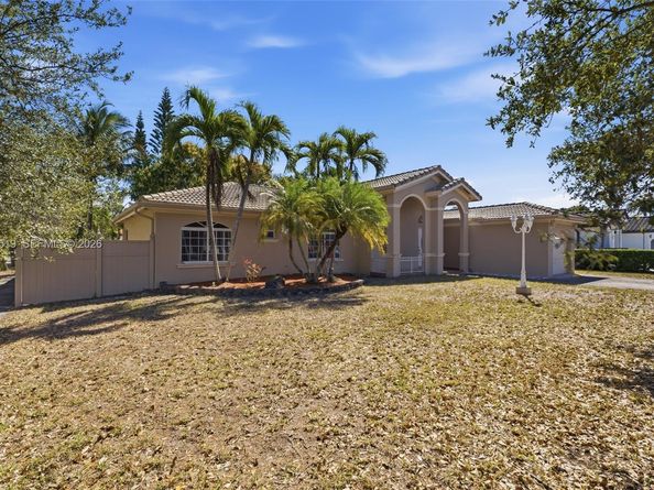 18049 SW 152nd Ave, Miami FL 33187