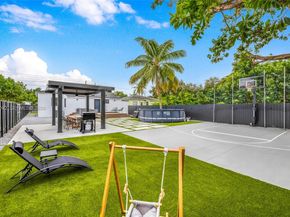 121 NW 53rd St, Miami FL 33127