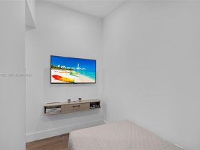 121 NW 53rd St, Miami FL 33127