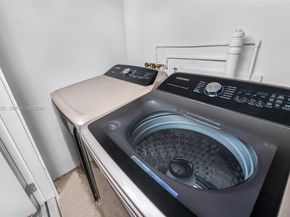 121 NW 53rd St, Miami FL 33127