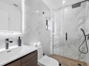 121 NW 53rd St, Miami FL 33127