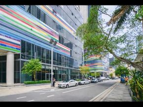 45 SW 9th St 1004, Miami FL 33130