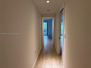 45 SW 9th St 1004, Miami FL 33130