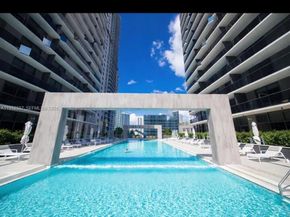 45 SW 9th St 1004, Miami FL 33130