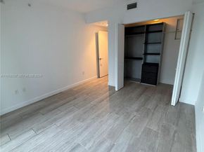 45 SW 9th St 1004, Miami FL 33130