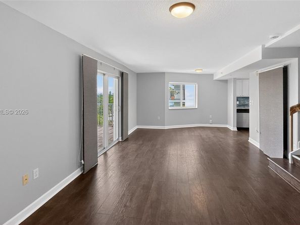 280 SW 20th Rd 904, Miami FL 33129