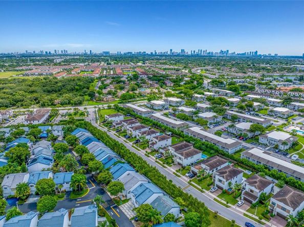 268 NE 210th Way, Miami FL 33179