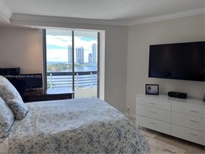 3530 Mystic Pointe Dr 1212, Aventura FL 33180