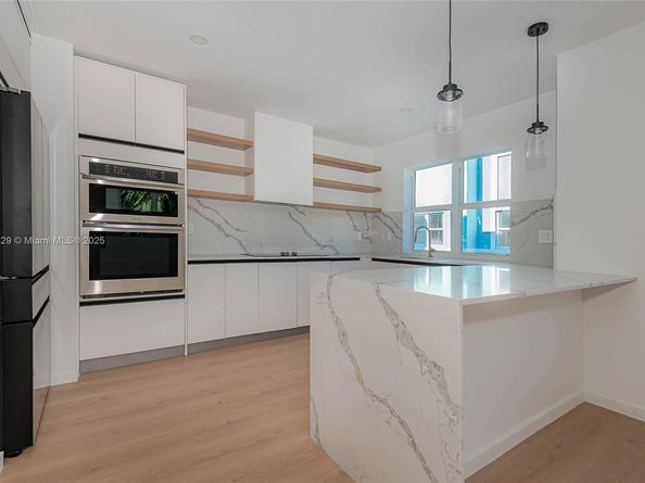 854 SE 12 ct 8, Fort Lauderdale FL 33316