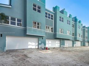 854 SE 12 ct 8, Fort Lauderdale FL 33316