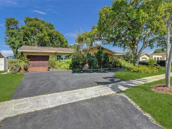 520 SW 62nd Ave, Margate FL 33068