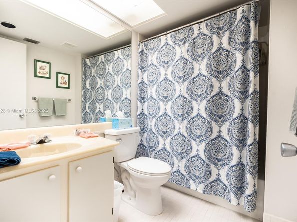 1101 SW 128th Ter 209C, Pembroke Pines FL 33027