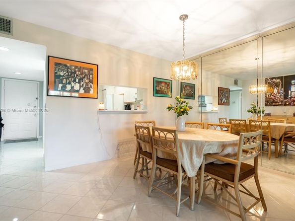 1101 SW 128th Ter 209C, Pembroke Pines FL 33027