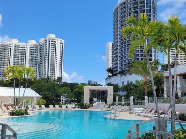 7000 Island Blvd 1208, Aventura FL 33160