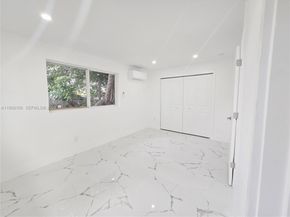 2530 NW 111th St, Miami FL 33167