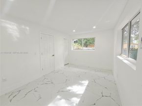 2530 NW 111th St, Miami FL 33167