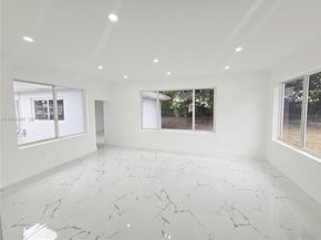2530 NW 111th St, Miami FL 33167