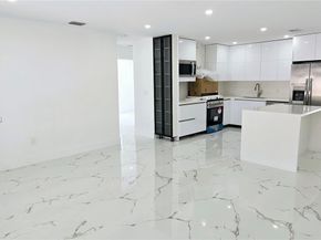 2530 NW 111th St, Miami FL 33167