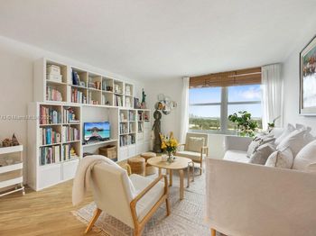 2899 Collins Ave