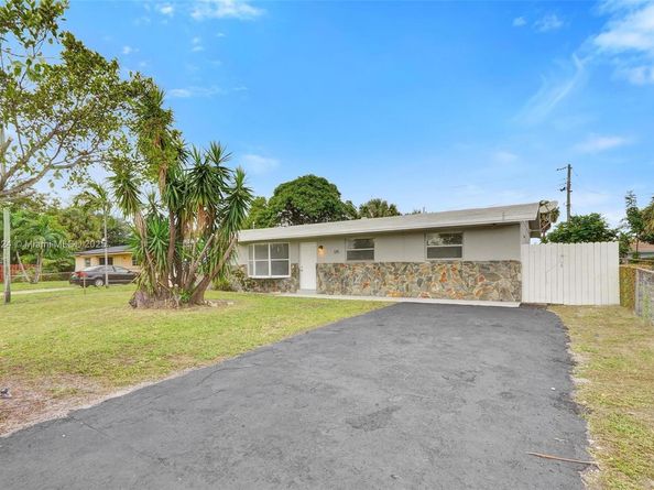 1215 NW 31st Way, Lauderhill FL 33311