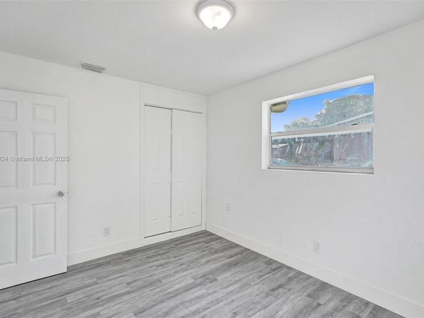 1215 NW 31st Way, Lauderhill FL 33311