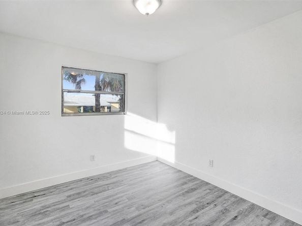 1215 NW 31st Way, Lauderhill FL 33311