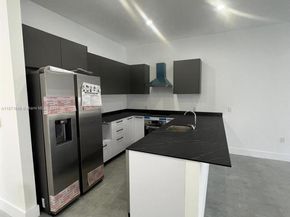 2421 NW 23rd Ln, Fort Lauderdale FL 33311
