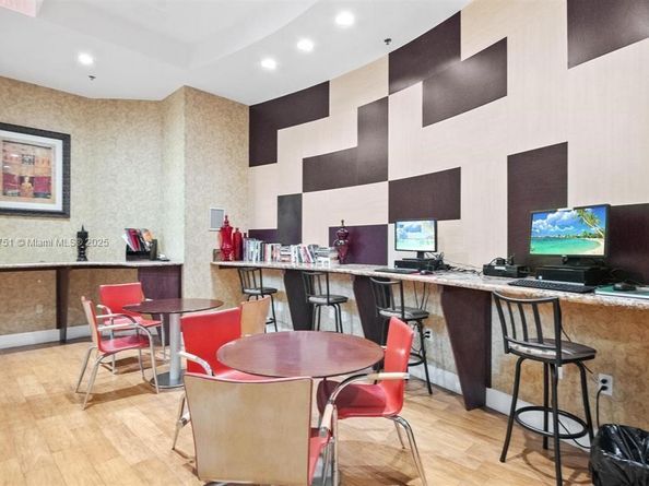 1830 Radius Dr 1119, Hollywood FL 33020