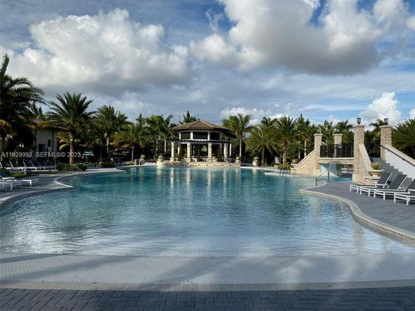 8800 NW 97th Ave 206, Doral FL 33178