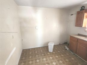 1547 W 10th St, Riviera Beach FL 33404