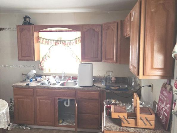 1547 W 10th St, Riviera Beach FL 33404