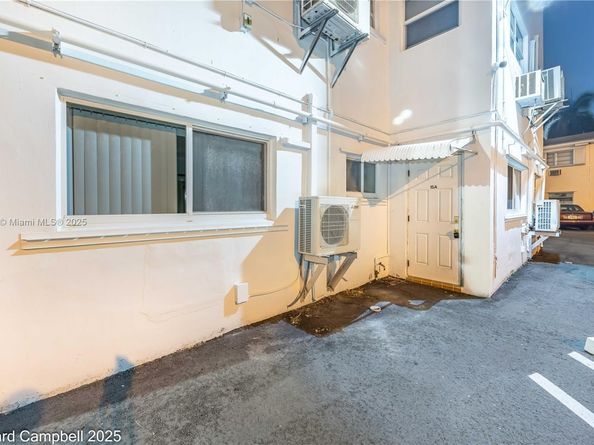 161 NE 10th Ave 15A, Hallandale Beach FL 33009