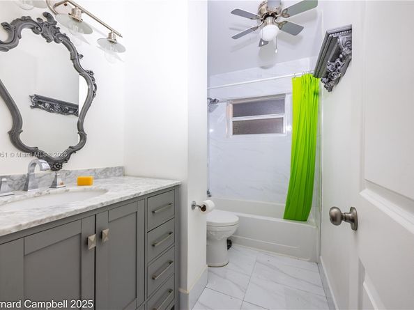 161 NE 10th Ave 15A, Hallandale Beach FL 33009