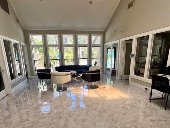 4561 W Mcnab Rd 16, Pompano Beach FL 33069