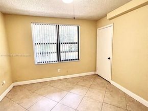 4561 W Mcnab Rd 16, Pompano Beach FL 33069