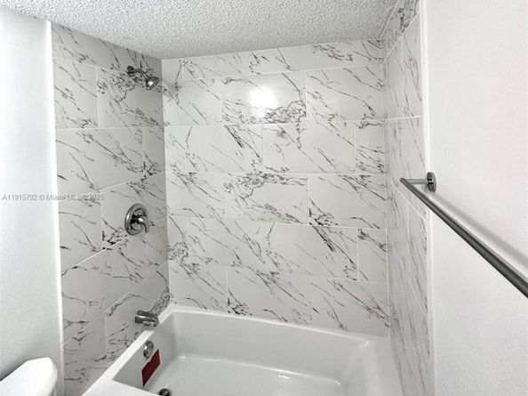 4561 W Mcnab Rd 16, Pompano Beach FL 33069